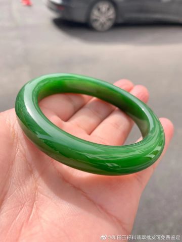 和田玉碧玉的颜色有哪些种类?俄碧老料和新料的区别有哪些?