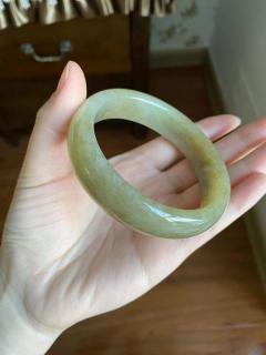 且末料和田玉手镯戴了半个月,真的被惊艳到了✨